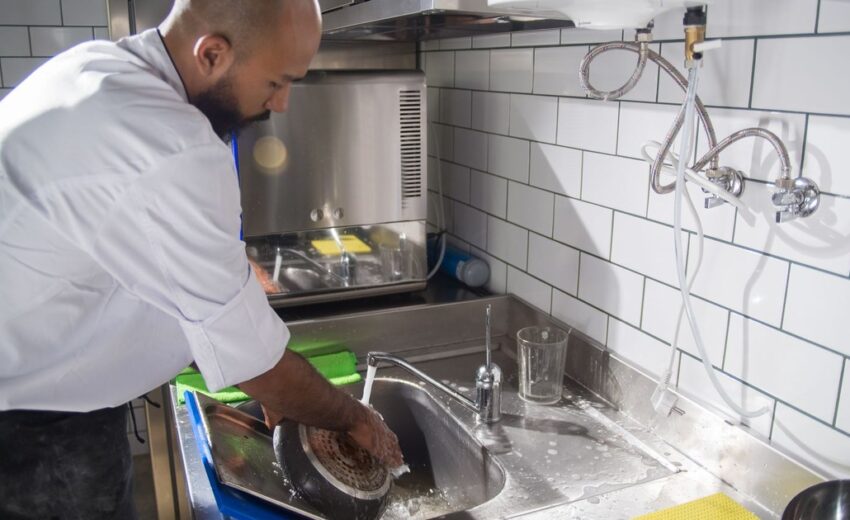 Grease Trap Cleaning in Dubai: The Complete Restaurant Guide